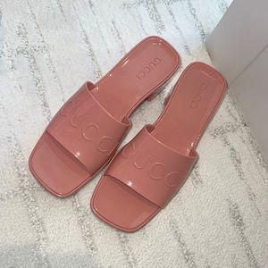 GUCCIE RUBBER HEELS